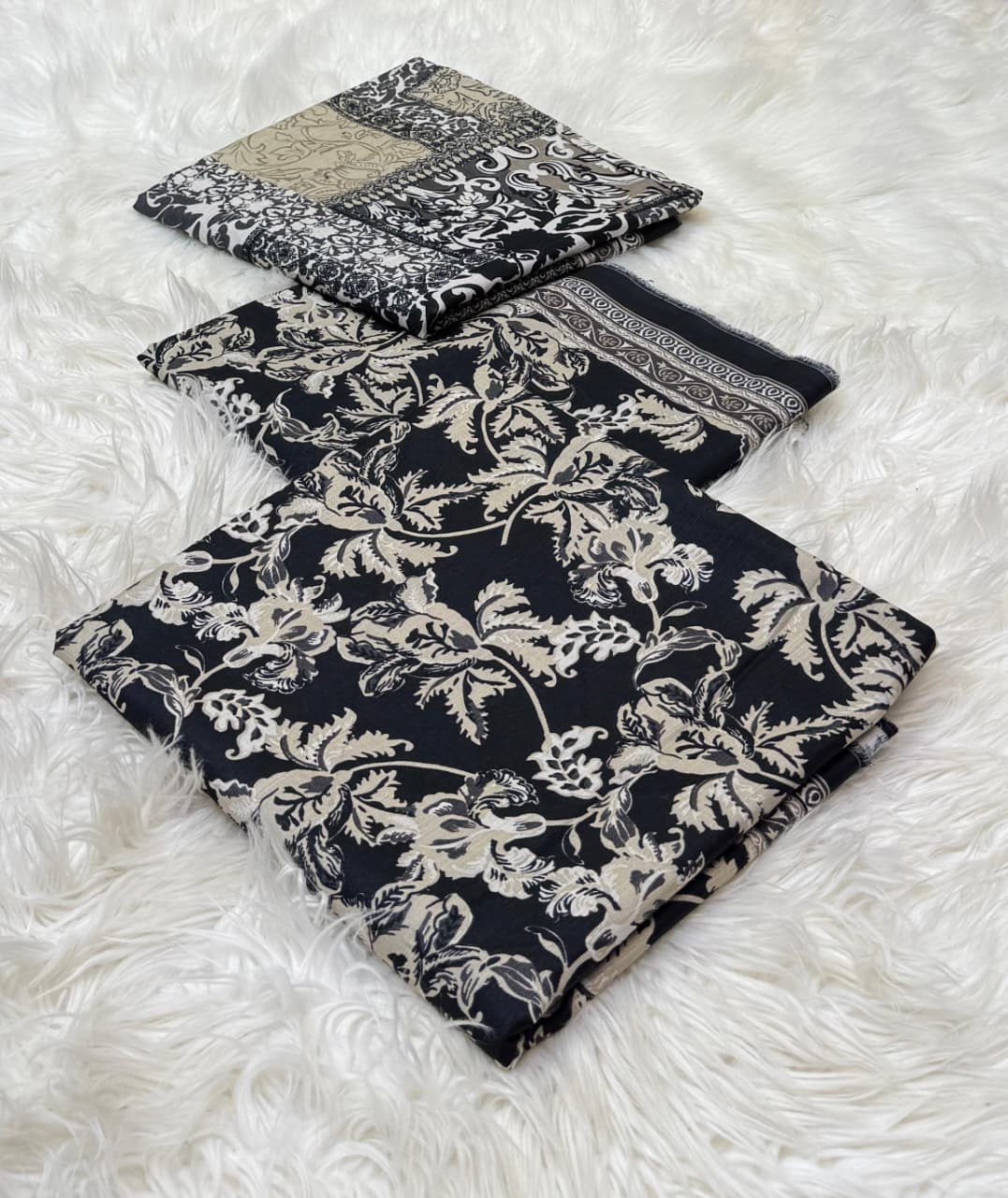 Bin Saeed Khaddar Printed Unstitched 3Piece D-021