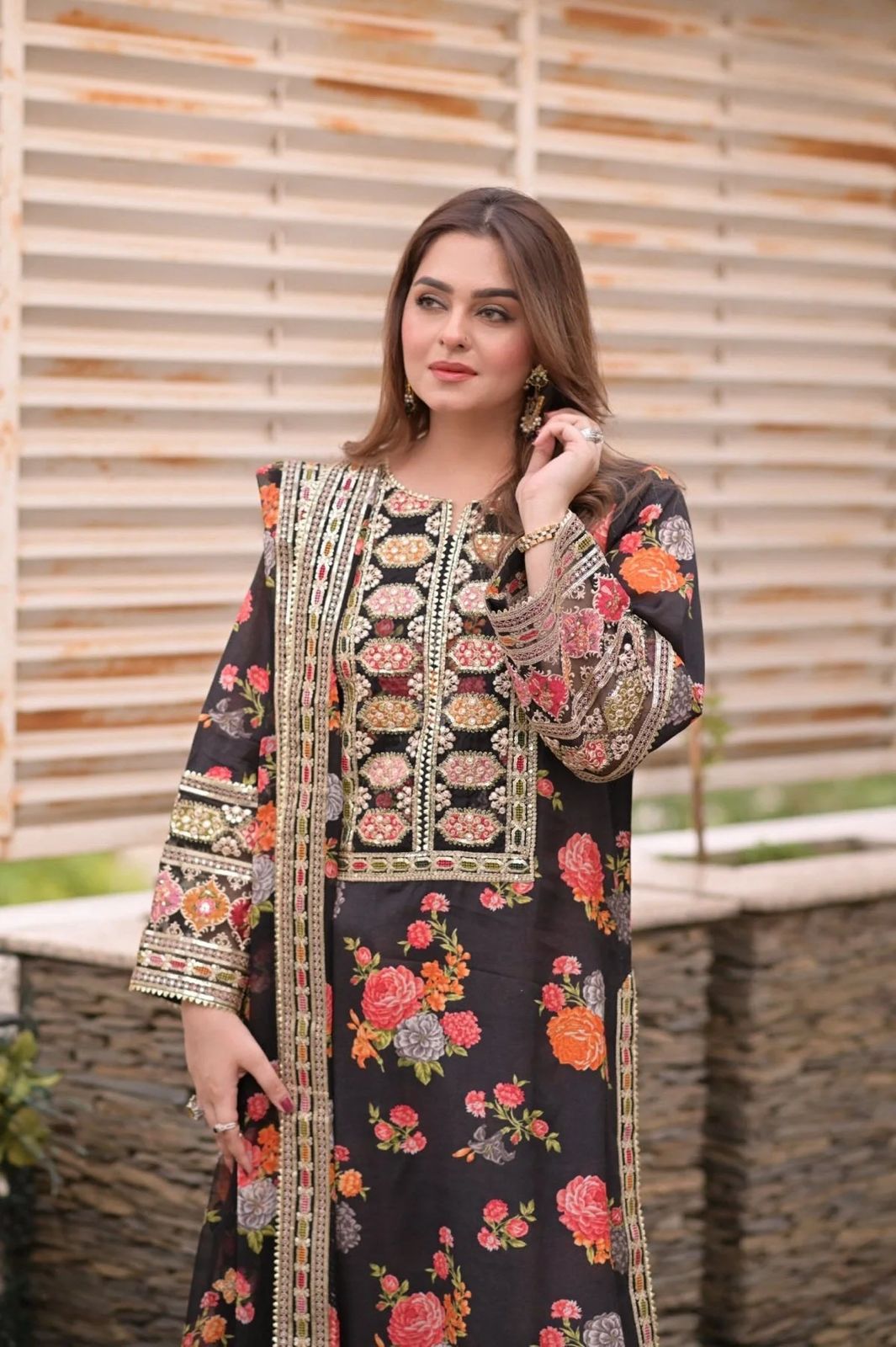Aneelas Luxury Silk-3PC Unstitched D-002
