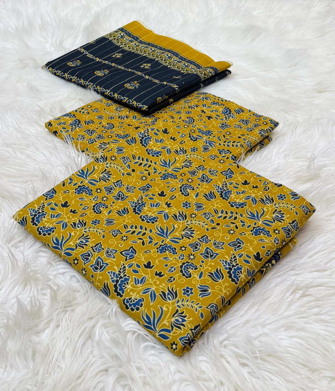 Bin Saeed Khaddar Printed Unstitched 3Piece D-005