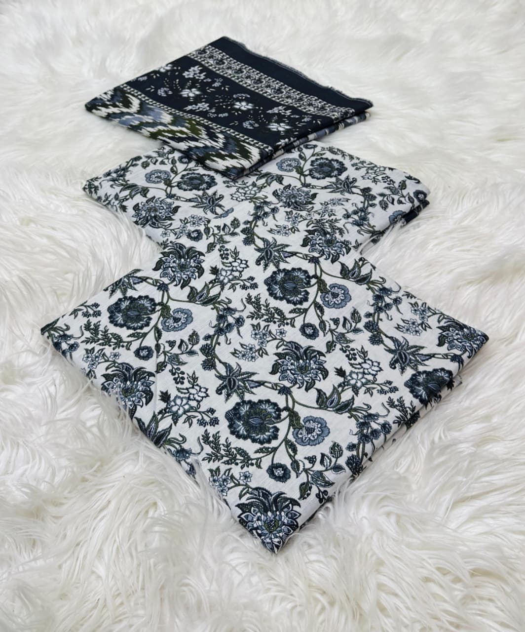Bin Saeed Khaddar Printed Unstitched 3Piece D-011