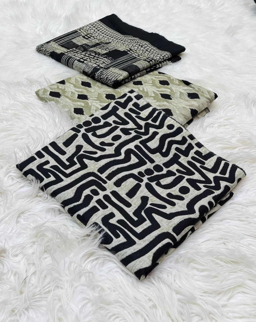 Bin Saeed Khaddar Printed Unstitched 3Piece D-013
