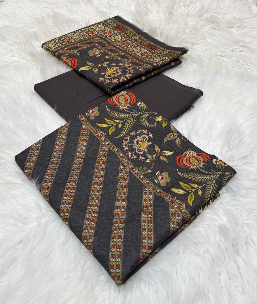 Bin Saeed Khaddar Printed Unstitched 3Piece D-014