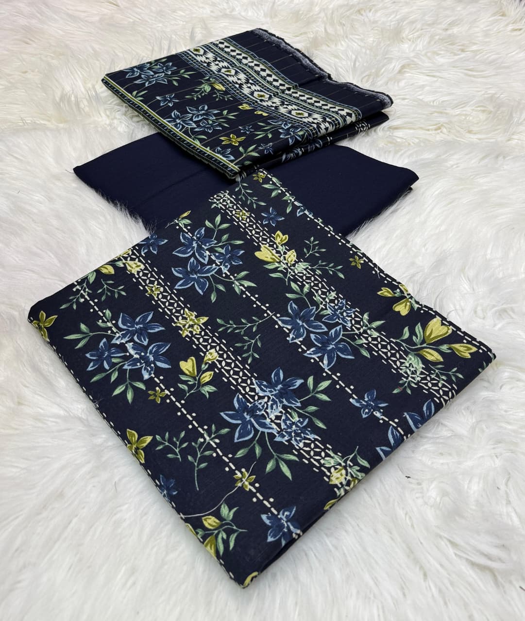 Bin Saeed Khaddar Printed Unstitched 3Piece D-018