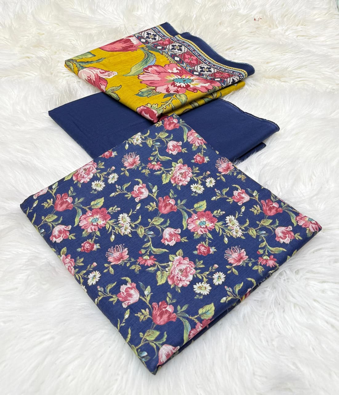 Bin Saeed Khaddar Printed Unstitched 3Piece D-023